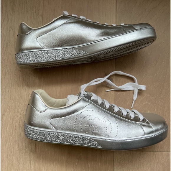 Gucci silver sneakers size 8 - Picture 1 of 5